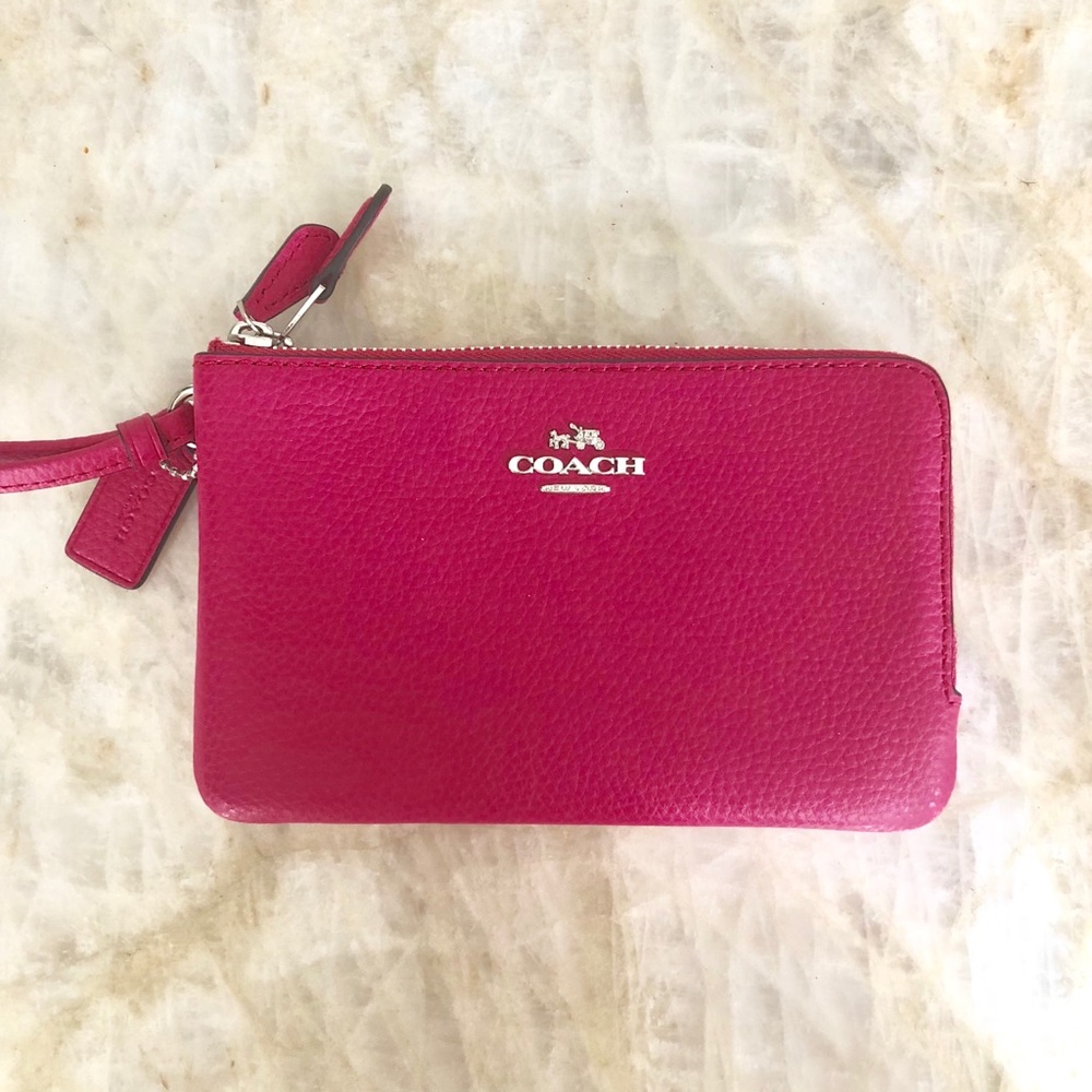 New Coach Wristlet/Wallet